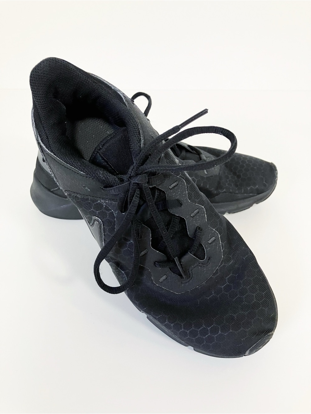 Nike | Black Legend Essential 2 Sneakers 8.5 Athletic Minimalist Running Sporty